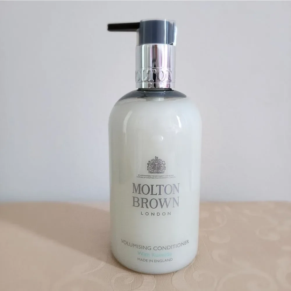 Molton Brown Volumizing Conditioner with Kumudu 300ml / 10 fl oz